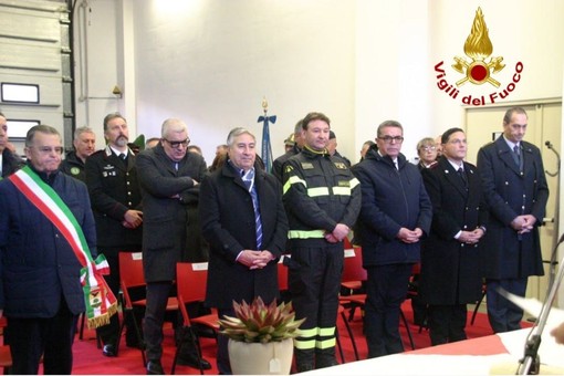 Il comando dei vigili del fuoco in festa per Santa Barbara FOTO