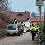 I volontari della protezione civile impegnati nella pulizia delle strade