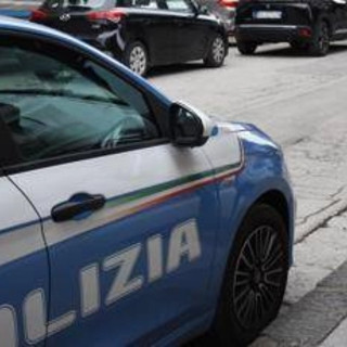 Sospettata di aver perseguitato una coppia, in casa aveva 'elenco dei nemici': arrestata