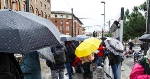 MEZZANOTTE/Maltempo, allerta in dieci regioni: scuole chiuse in Emilia Romagna e Toscana