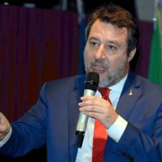 Salvini: &quot;Sì a prostituzione legalizzata se si pagano tasse&quot;