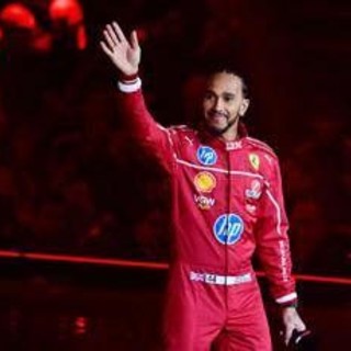 Ferrari, Hamilton e le prime parole in italiano: &quot;Sono emozionato, sto imparando&quot;