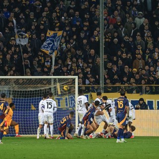 La Roma vince a Parma 1-0 con una magia di Soulè