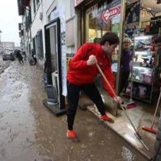 Maltempo in Toscana, meteo migliora: Arno in lenta discesa a Firenze