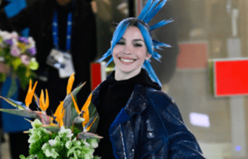 Sanremo 2025, Rose Villain chi è: gli esordi, la perdita della mamma e il blu come tratto distintivo